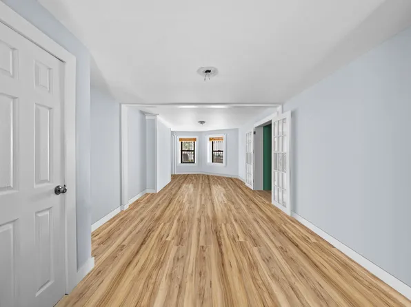 552 Macon Street 1 image 2 of 13