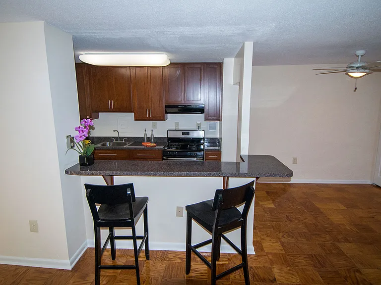 Steward Tower Apartments — Photo 53