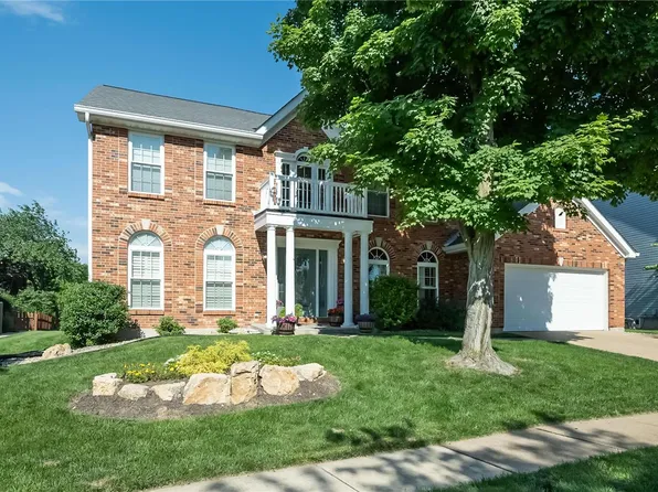 240 Woodcliffe Place Dr, Chesterfield, MO 63005