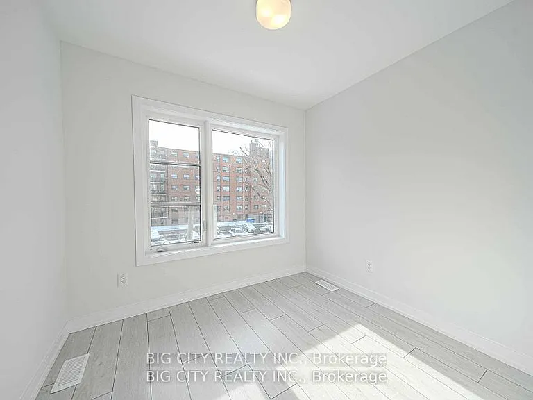46 Akil Thomas Gdns S — Photo 11