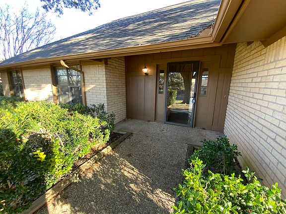 4th image of 2429 Canyon Creek Dr