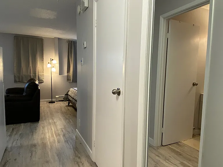 284 Notre Dame St #4 — Photo 8