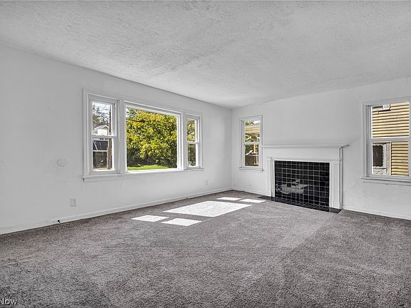 5th image of 907 Whittier Ave