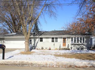 118 29th Ave SW, Cedar Rapids, IA 52404