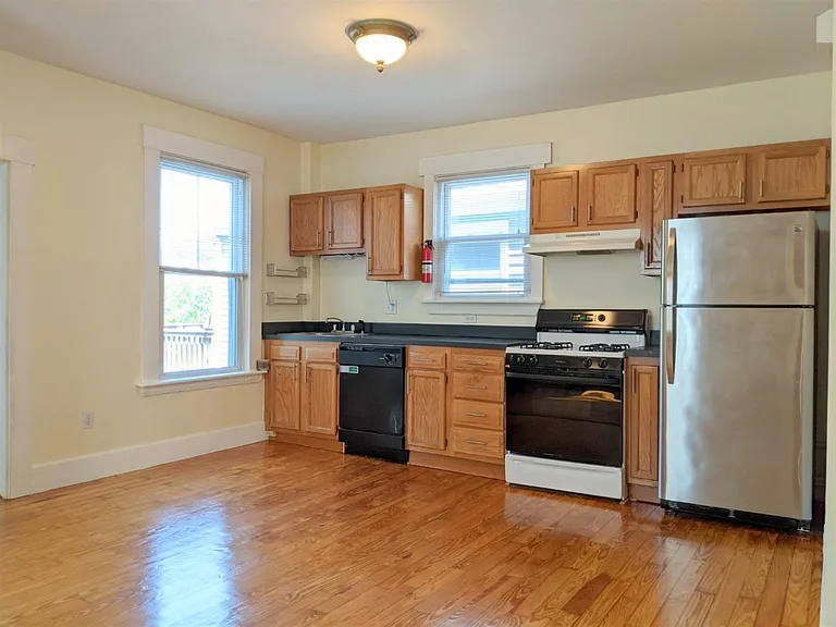 397 Washington St — Photo 1