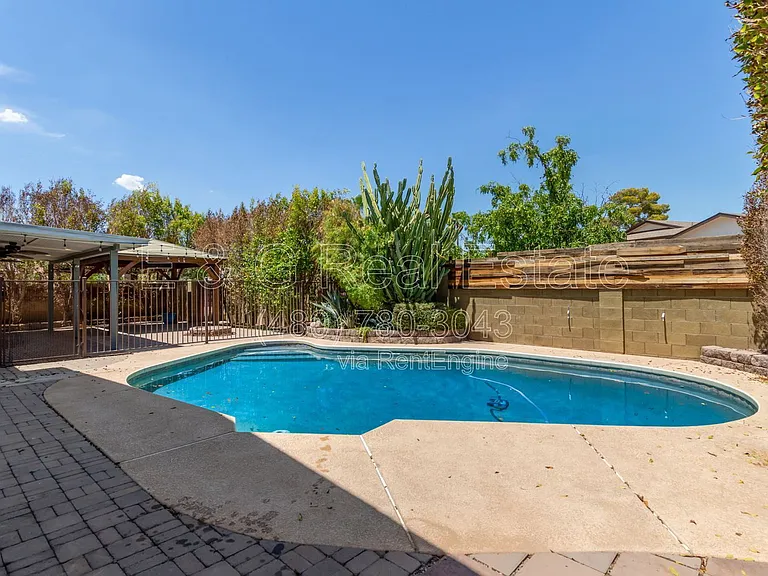 1640 E La Jolla Dr — Photo 33