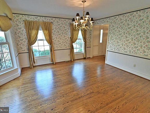 4th image of 27 Raphael Rd