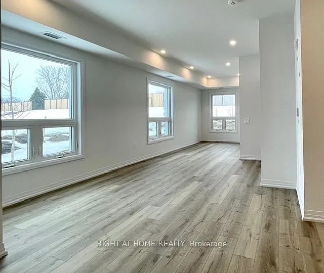 15 Kneeshaw Dr #102 — Photo 6