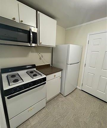5th image of 6223 Wadsworth Dr