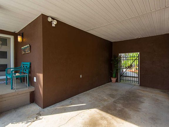 5th image of 1233 Hernandez Blvd