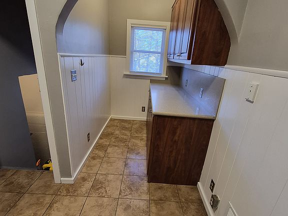4th image of 4045 S 52nd St