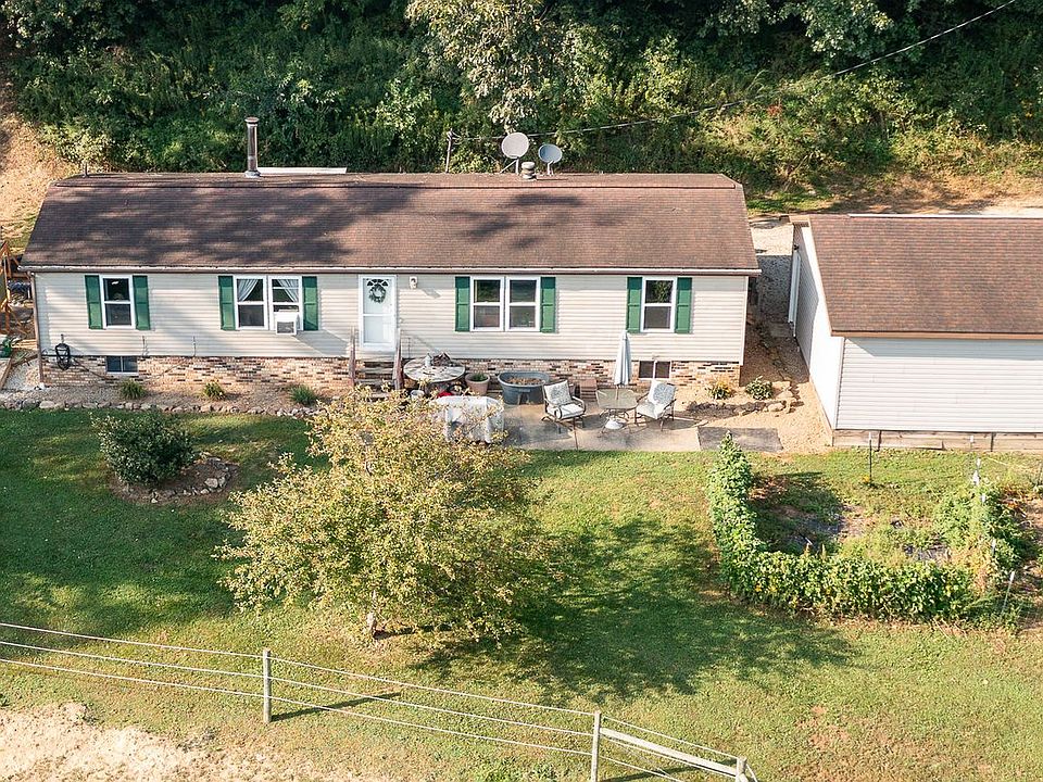 1st image of 1323 Brussel Rd NE