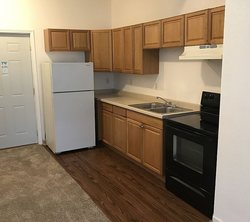 2nd image of 2803 W Superior St #208