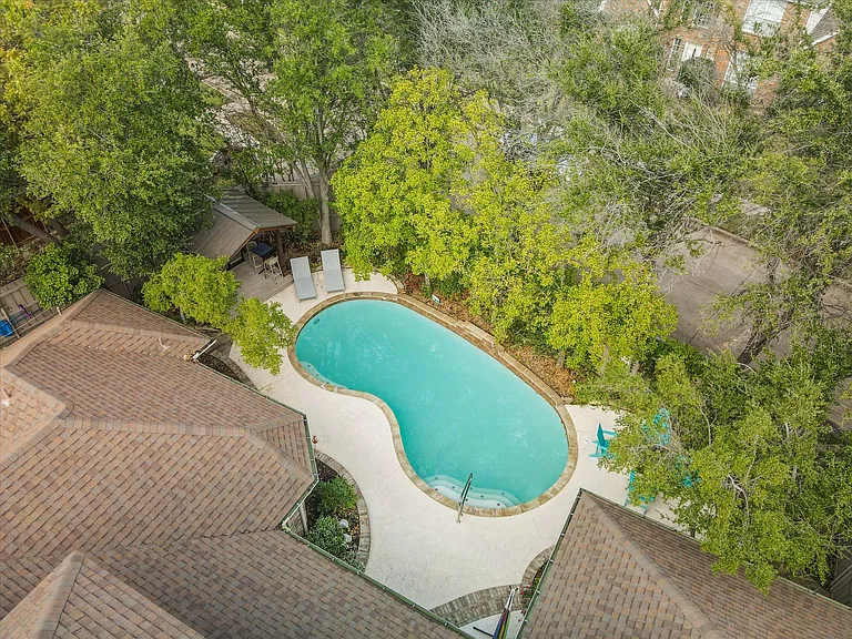 1811 Forest Meadow Ln — Photo 56