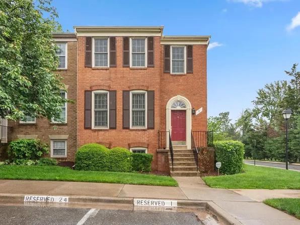 1 Cedarwood Ct, Rockville, MD 20852