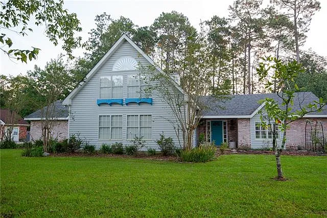 33 Cherokee Dr