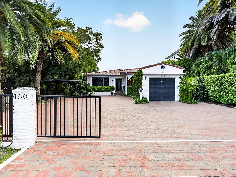 460 W Dilido Dr — Photo 42