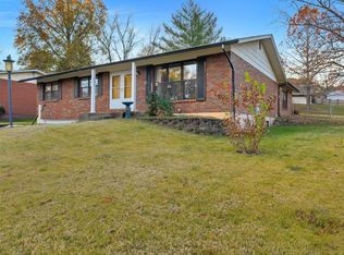 5063 Scenic View Acres Dr, Imperial, MO 63052
