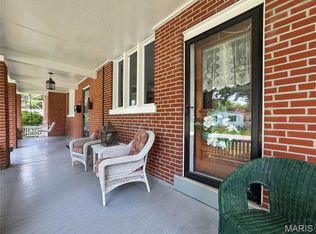 403 N Clinton St, New Athens, IL 62264