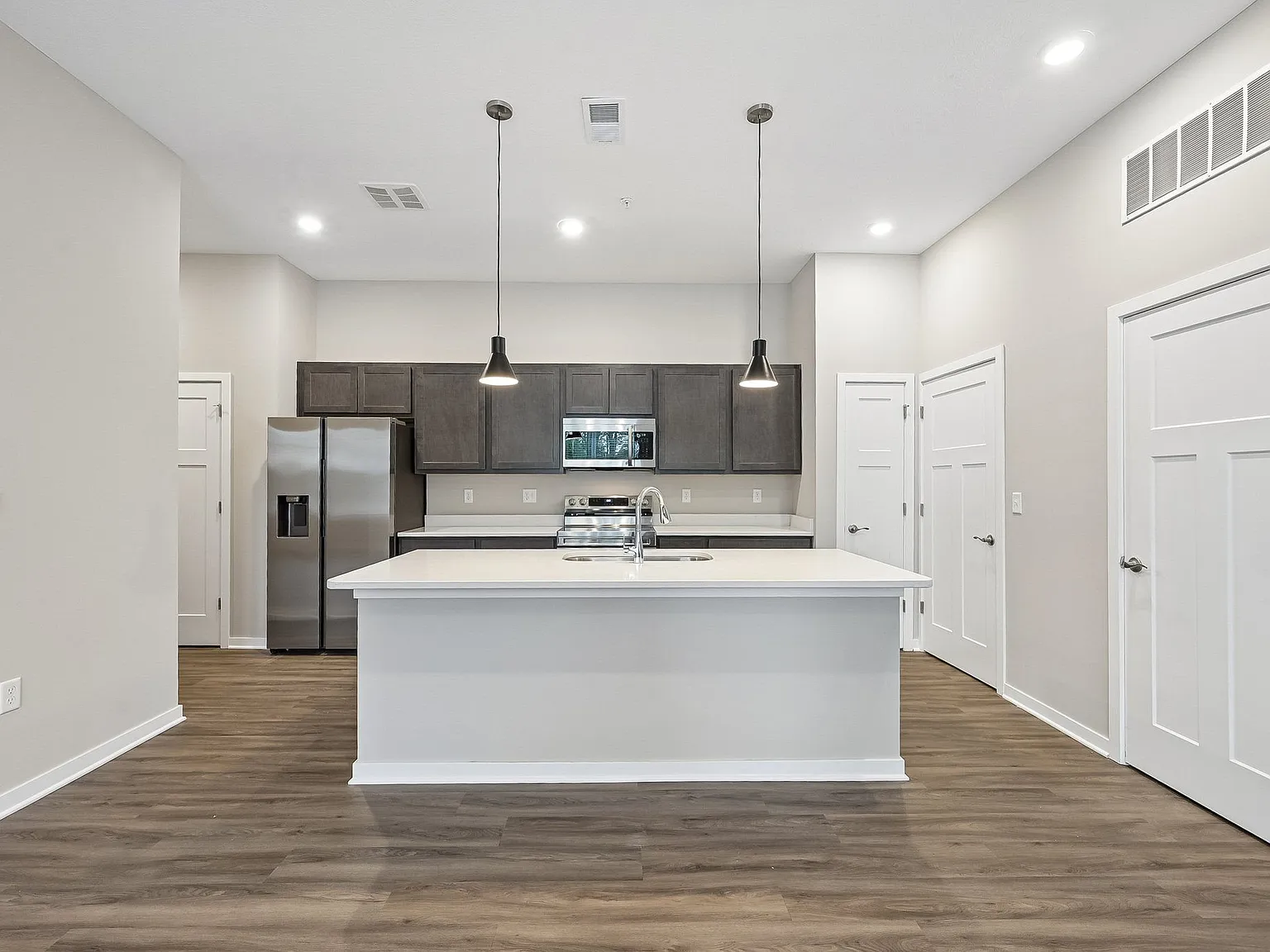 Flats at Sugar Run — Photo 1