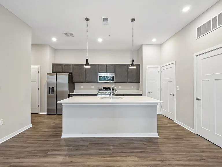 Flats at Sugar Run — Photo 1