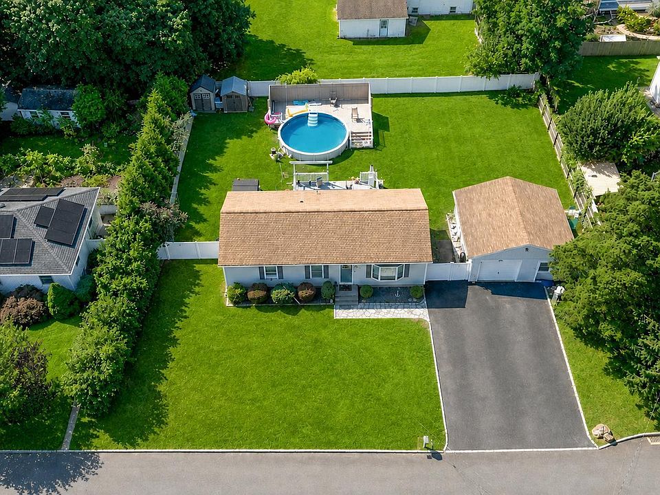 1st image of 28 Mapleton Avenue