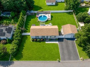 28 Mapleton Avenue, Farmingville, NY 11738