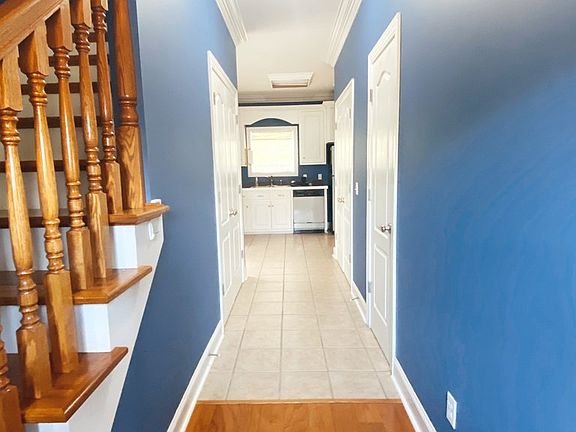 4th image of 147 Twin Gates Dr