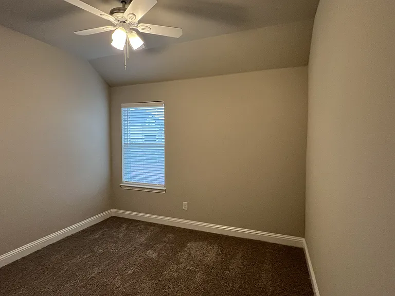 725 Amalfi Way — Photo 18