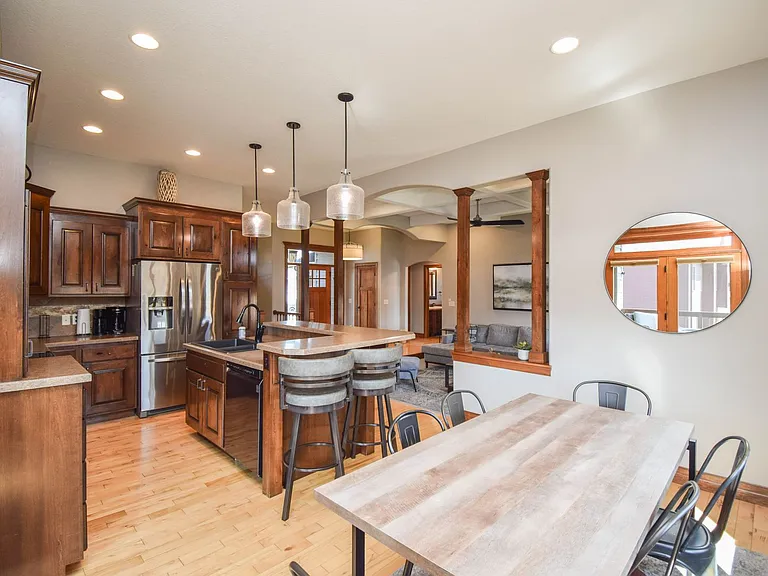 2204 S Silverthorne Ave — Photo 17