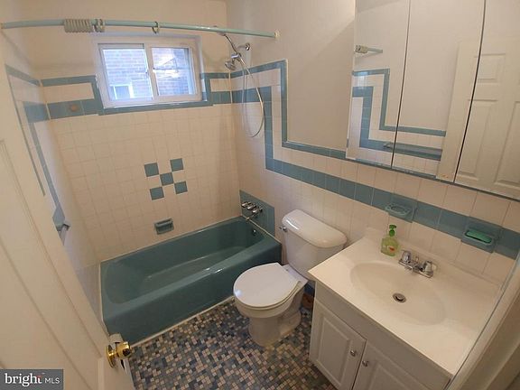 4th image of 7825 Summerdale Ave