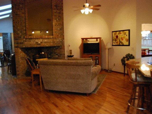 4th image of 8824 164th St E