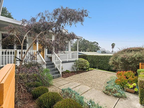 3rd image of 646 Brighton Rd