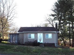 412 Tyrone Avery Rd, Morgantown, WV 26508