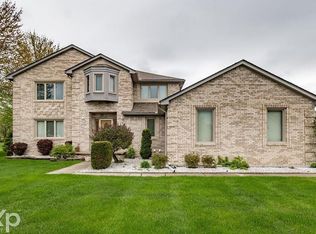 47630 Robins Nest Dr, Shelby Township, MI 48315
