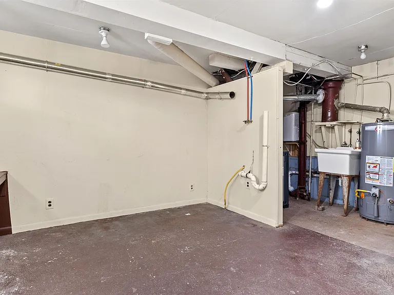 90 W 43rd St #3 — Photo 14