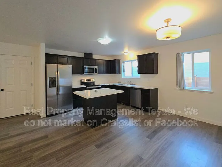 6270 Fernridge Dr — Photo 5