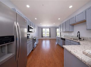 150 Hemisphere Cir, Newport News, VA 23601