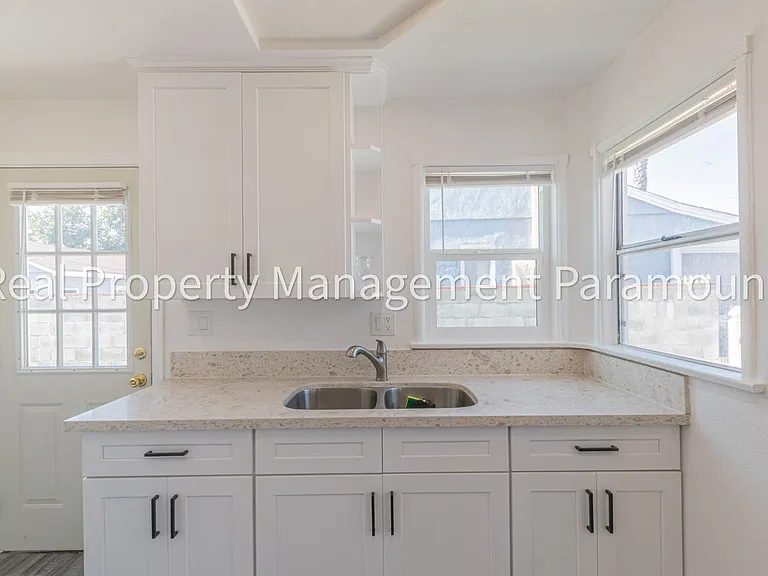 5938 Southside Dr — Photo 7