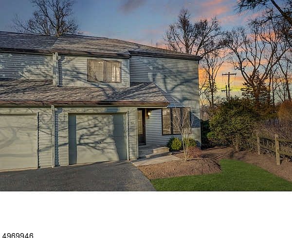 1st image of 12 Minnisink Dr