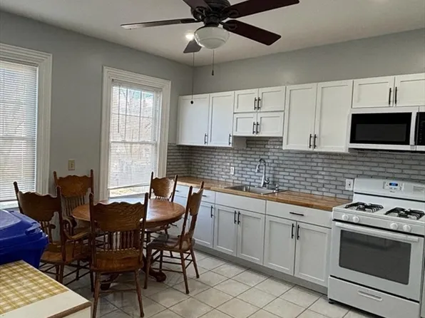 28 Fifield St, Dorchester, MA 02122