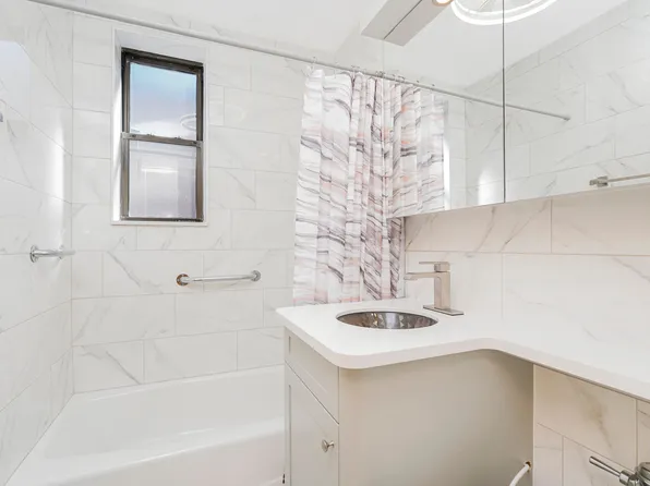 2645 Homecrest Avenue image 5 of 24