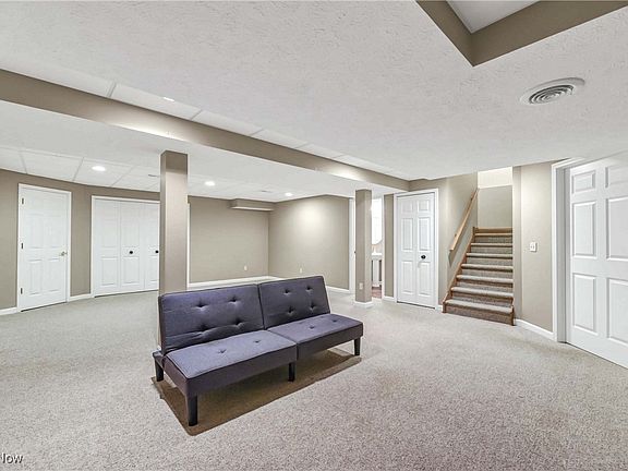 5th image of 3191 Excalibur Ave