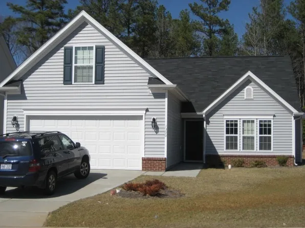 1300 Dexter Ridge Dr, Holly Springs, NC 27540