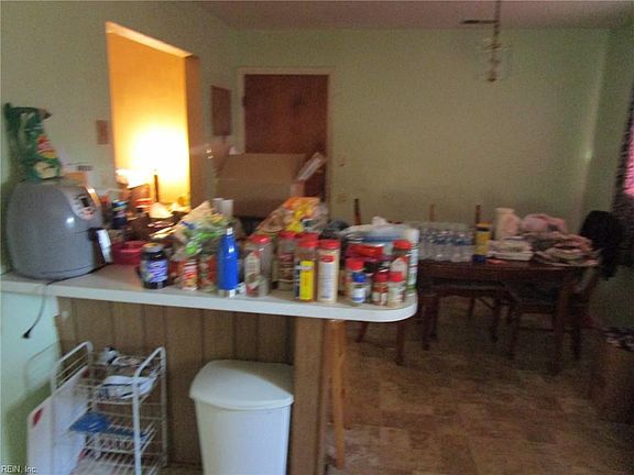 5th image of 3321 Pine Hill Cres
