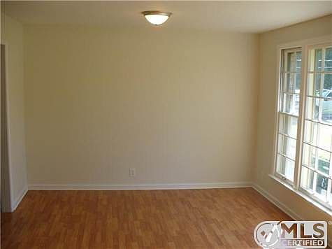 5th image of 512 Crafton Ave