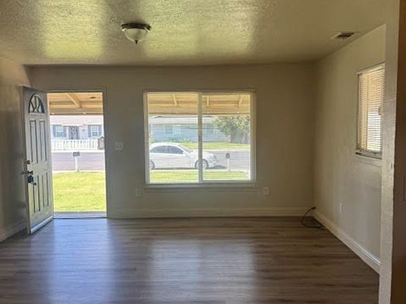 3rd image of 710 Ripona Ave