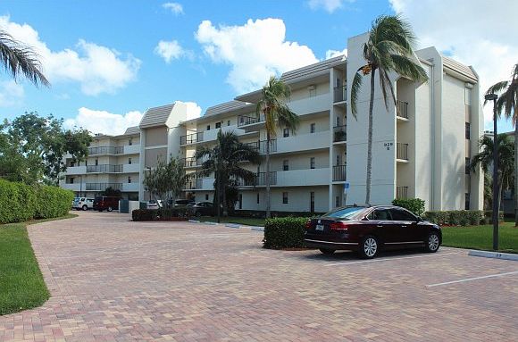 1st image of 929 Collier Ct APT B202