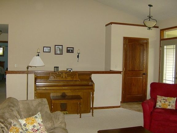 3rd image of 1612 S Ponderosa Dr