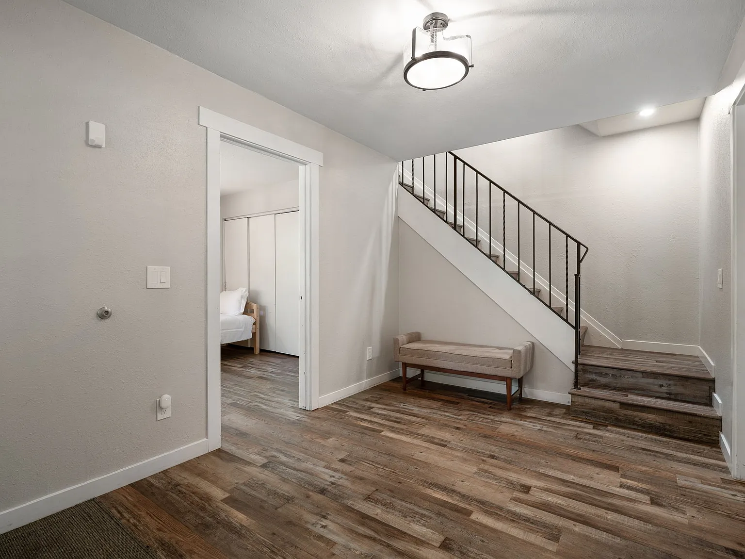 4 bed, 2160 sqft, $3,950 — Photo 2